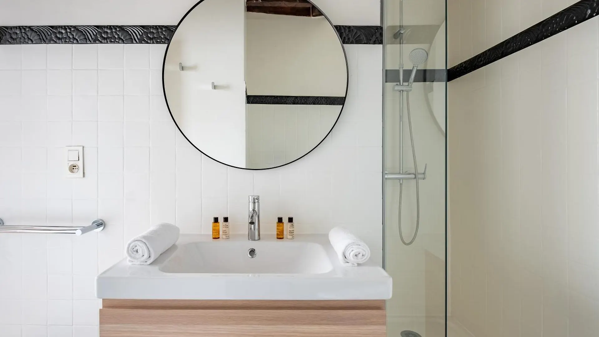 Veeve - Rivoli Rustique Apartment Paris